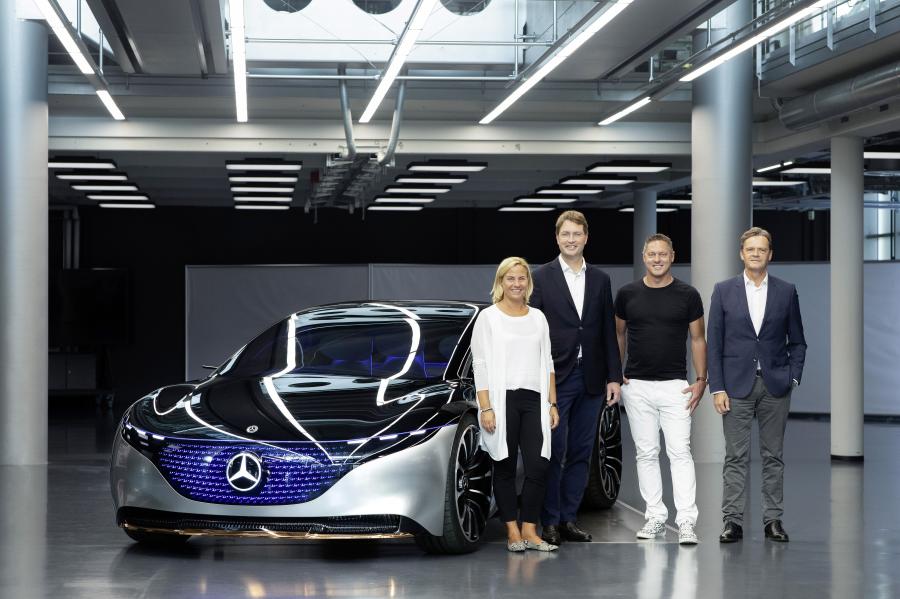  Mercedes-Benz Vision EQS 2019 года  (фото 54 из 54)